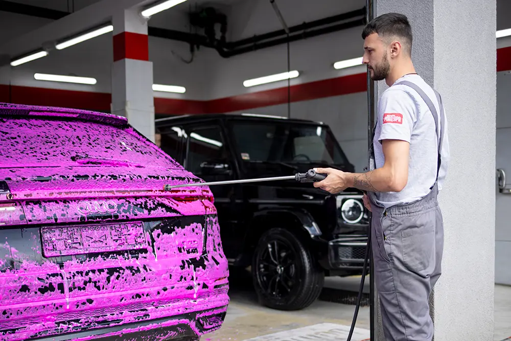 Šta je dvoslojno pranje auta i zašto je bolje od klasičnog